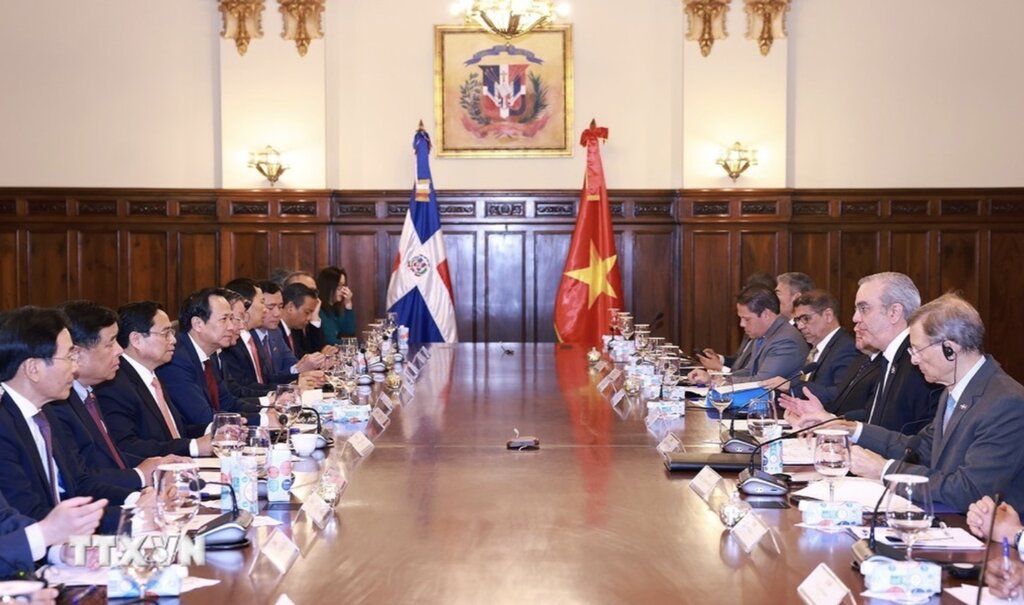 View of the meeting between Prime Minister Pham Minh Chinh and the President of the Dominican Republic. Photo: VNA