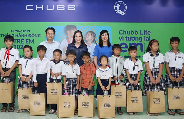 The program "Chubb Life for your future" continues with many meaningful activities to bring a brighter future to children. Photo: Chubb Life Vietnam