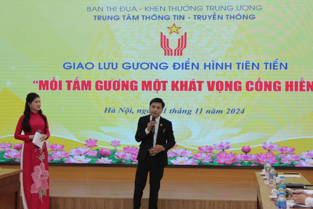 Tam guong giau nghi luc Tran Van Tien chia se tai chuong trinh. Anh: Ai Van