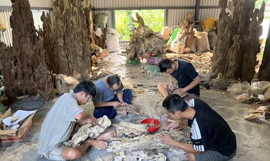 Làng nghề xoi Trầm Hương Vạn Thắng, huyện Vạn Ninh, tỉnh Khánh Hòa  được công nhân là địa điểm có tiềm năng phát triển du lịch cộng đồng. Ảnh: Công Đức