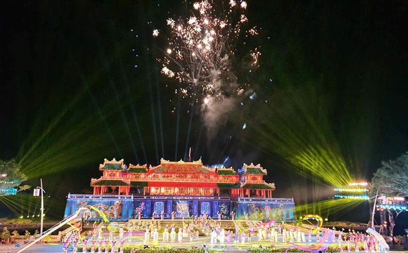 Some programs organized by the Hue Monuments Conservation Center will include fireworks displays. Photo: Phuc Dat.