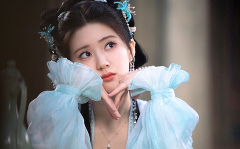 Trieu Lo Tu caused controversy surrounding the character Doan Ngo in the movie "Rem ngoc chau sa". Photo: Weibo