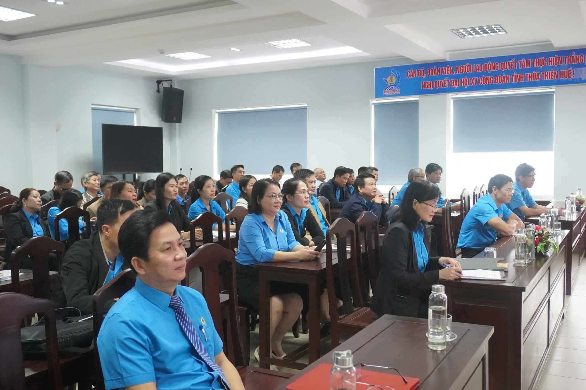 Union officials attend training course. Photo: Quynh Nhu.