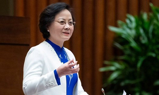 Bộ trưởng Bộ Nội vụ Phạm Thị Thanh Trà giải trình, làm rõ một số vấn đề về thành lập thành phố Huế trực thuộc Trung ương. Ảnh: Phạm Đông