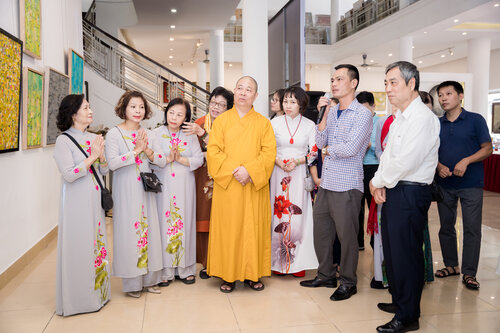 Trien lam “Sang dao trong doi” co su tham gia cua 12 hoa si tai nang. Anh: BTC