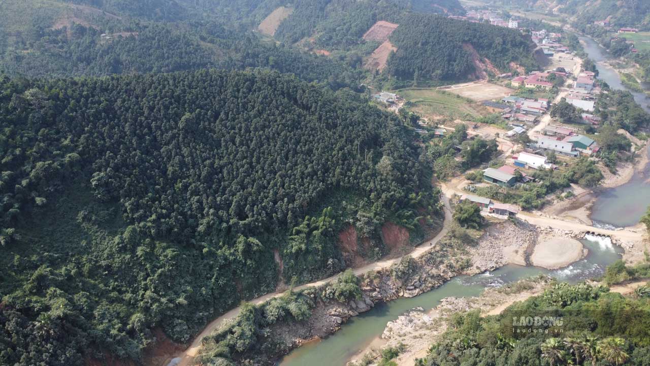 The project connecting National Highway 32 with Noi Bai - Lao Cai Expressway (IC15) has a total investment of 546 billion VND. Photo: Tran Bui