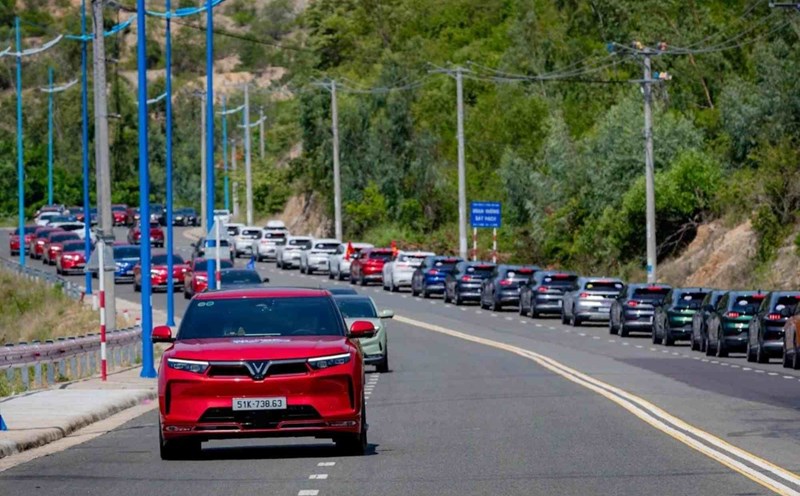 Electric vehicles contribute to environmental protection. Photo: VinFast
