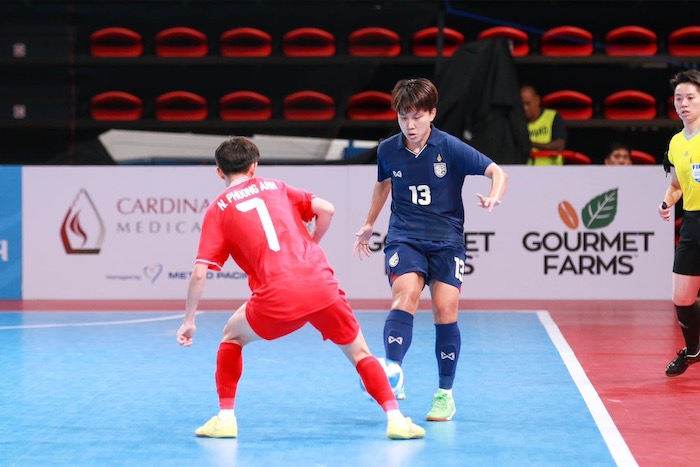 Phương Anh giúp tuyển futsal Việt Nam mở tỉ số. Ảnh: Futsal Thái Lan