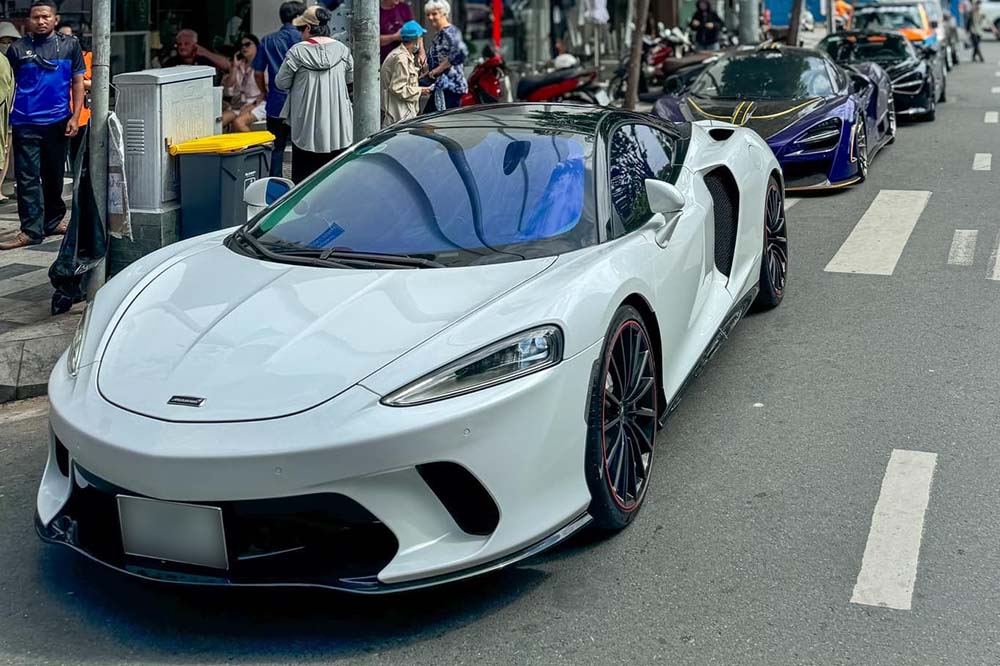 McLaren GT cung 2 chiec xe McLaren 720S. Anh: Xuan Phuoc