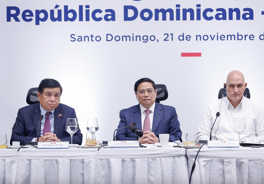 The Prime Minister said he will study and promote the establishment of a working group and a joint committee to promote trade and investment between Vietnam and the Dominican Republic. Photo: VGP