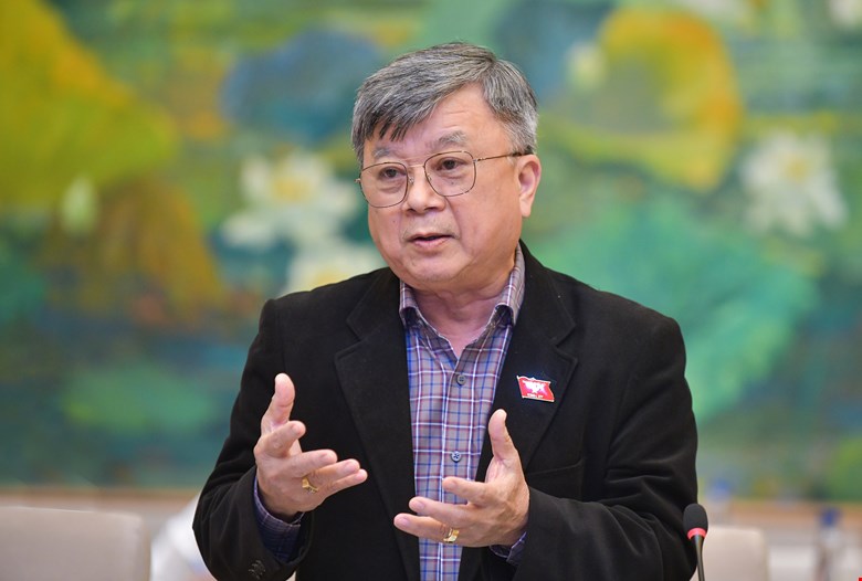 National Assembly delegate Truong Trong Nghia wondered whether beauty pageants should receive tax incentives. Photo: Pham Dong