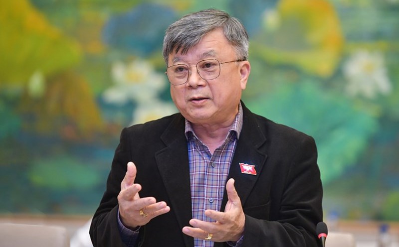 National Assembly delegate Truong Trong Nghia wondered whether beauty pageants should receive tax incentives. Photo: Pham Dong