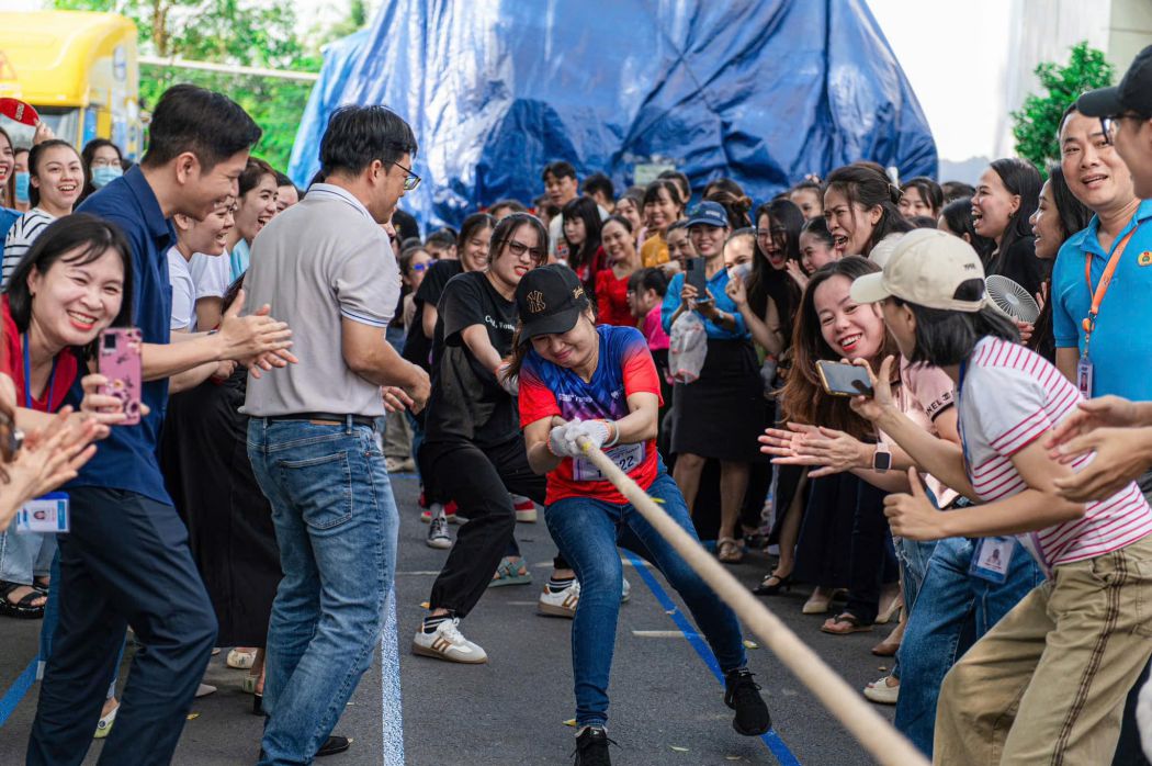 Doan vien, nguoi lao dong tai cac don vi truc thuoc Cong doan Cong ty CP Quoc te Phong Phu (thuoc Cong doan Det may Viet Nam) tham gia thi dau the thao. Anh: Cong doan co so