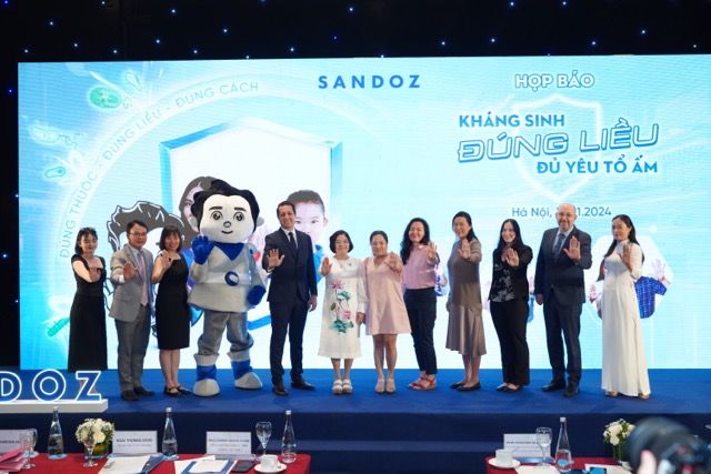 Launching the campaign to combat antibiotic resistance in Vietnam. Photo: Organizing Committee