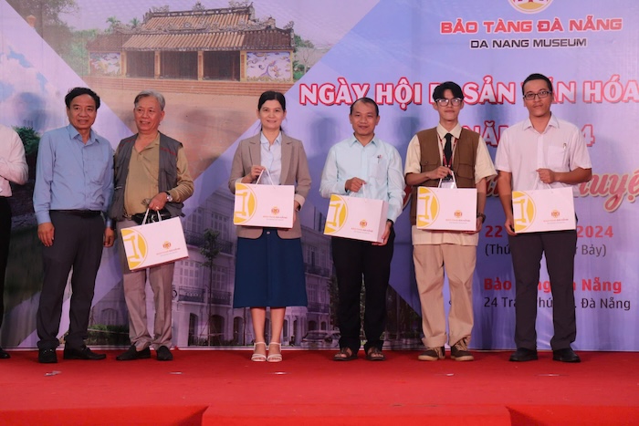 Da Nang Cultural Heritage Festival attracts a large number of locals and tourists. Photo: Nguyen Linh