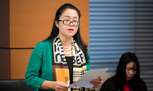 Thảo luận tại tổ, đại biểu Dương Minh Ánh (Đoàn Hà Nội) bày tỏ nhất trí cao với đề xuất đưa vàng mã, hàng mã thuộc diện chịu thuế tiêu thụ đặc biệt. Ảnh: Quochoi.vn