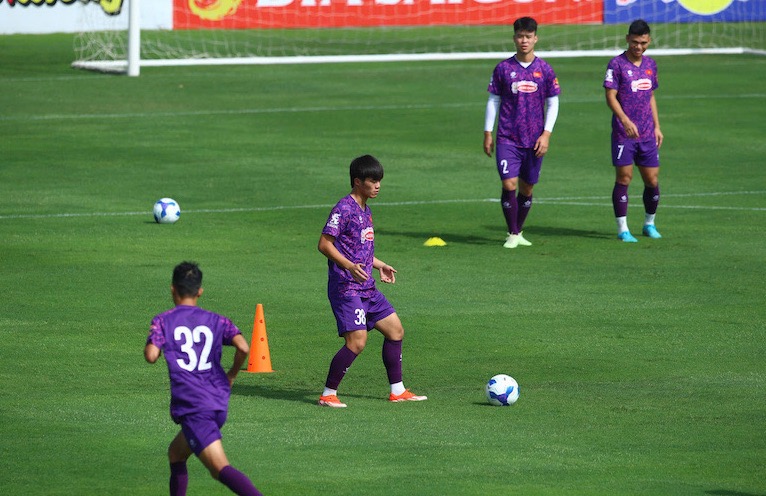 Vietnam team in training session on November 22. Photo: Minh Dan
