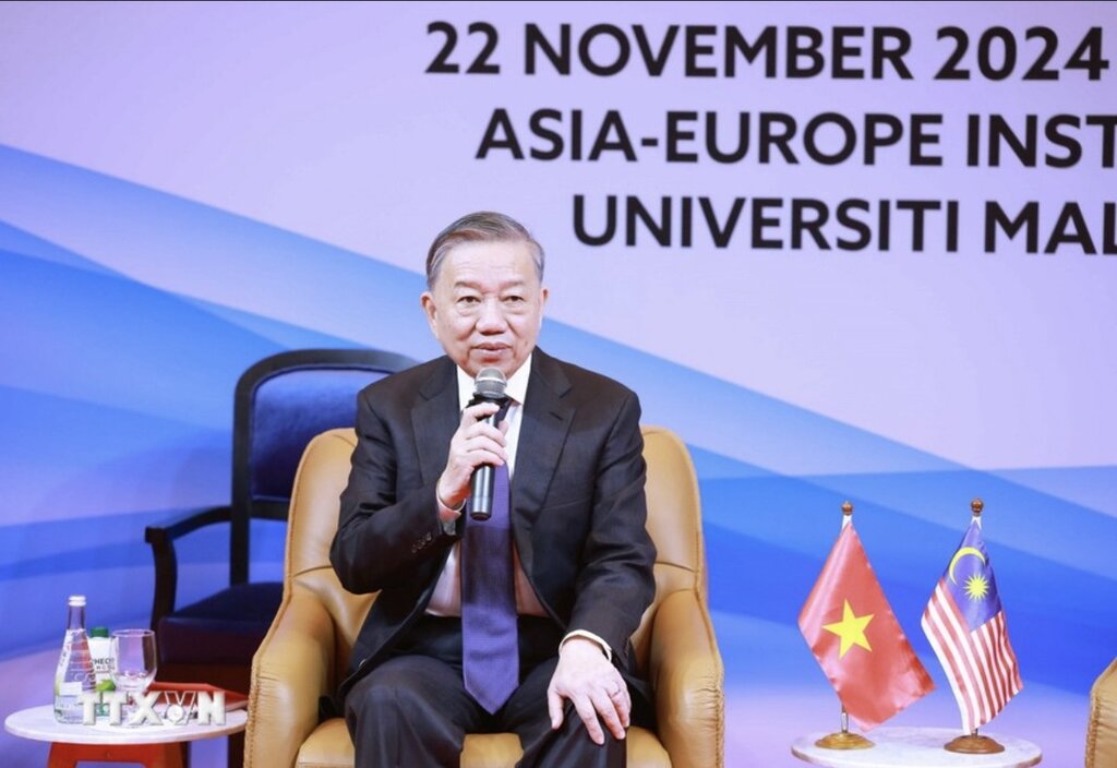 General Secretary To Lam visits and delivers a speech at the National University of Malaya (Malaysia). Photo: VNA