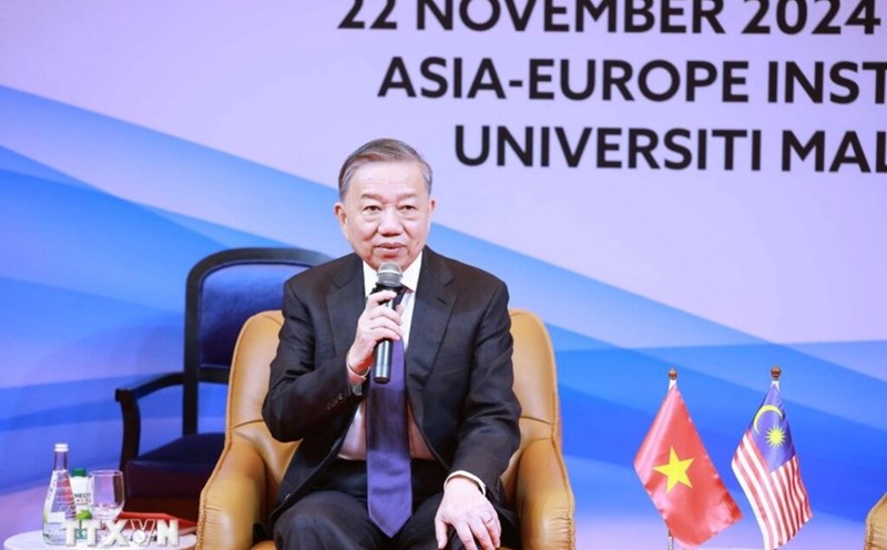 General Secretary To Lam visits and delivers a speech at the National University of Malaya (Malaysia). Photo: VNA