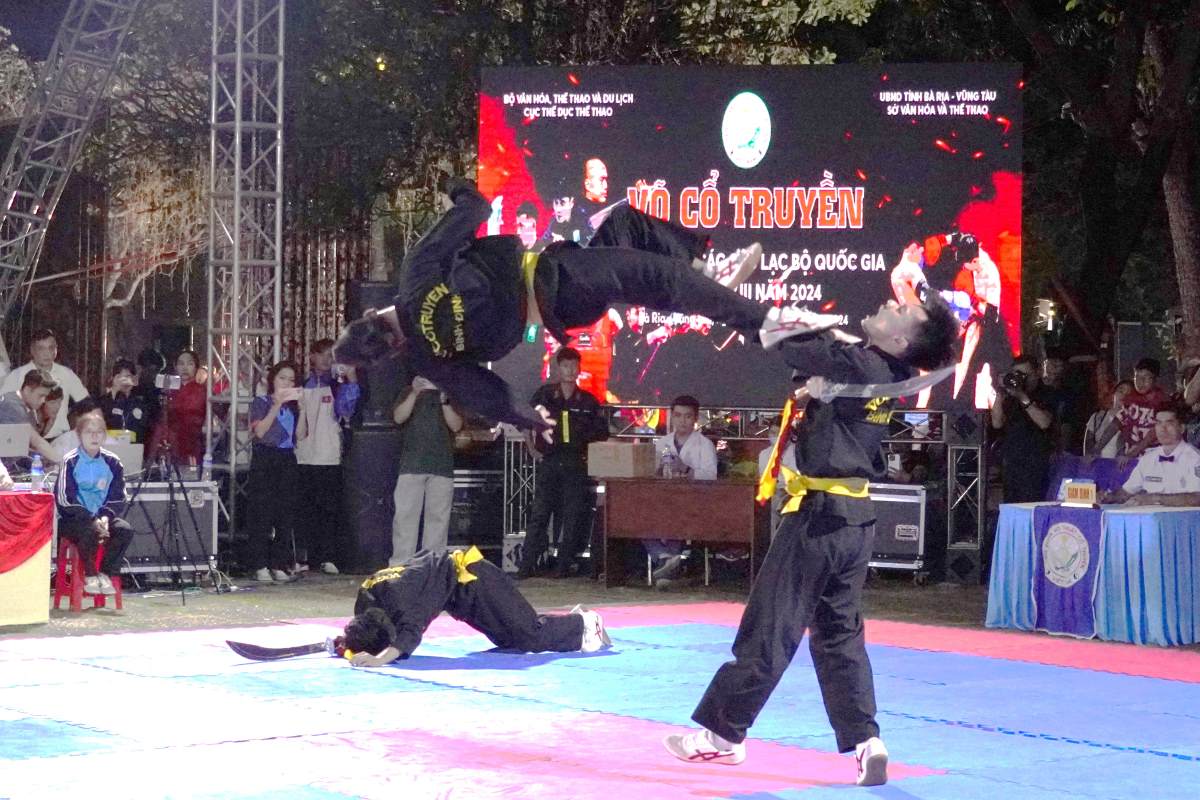 Binh Dinh team's performance right after the opening ceremony of the 2024 National Traditional Martial Arts Club Championship. Photo: Thanh An
