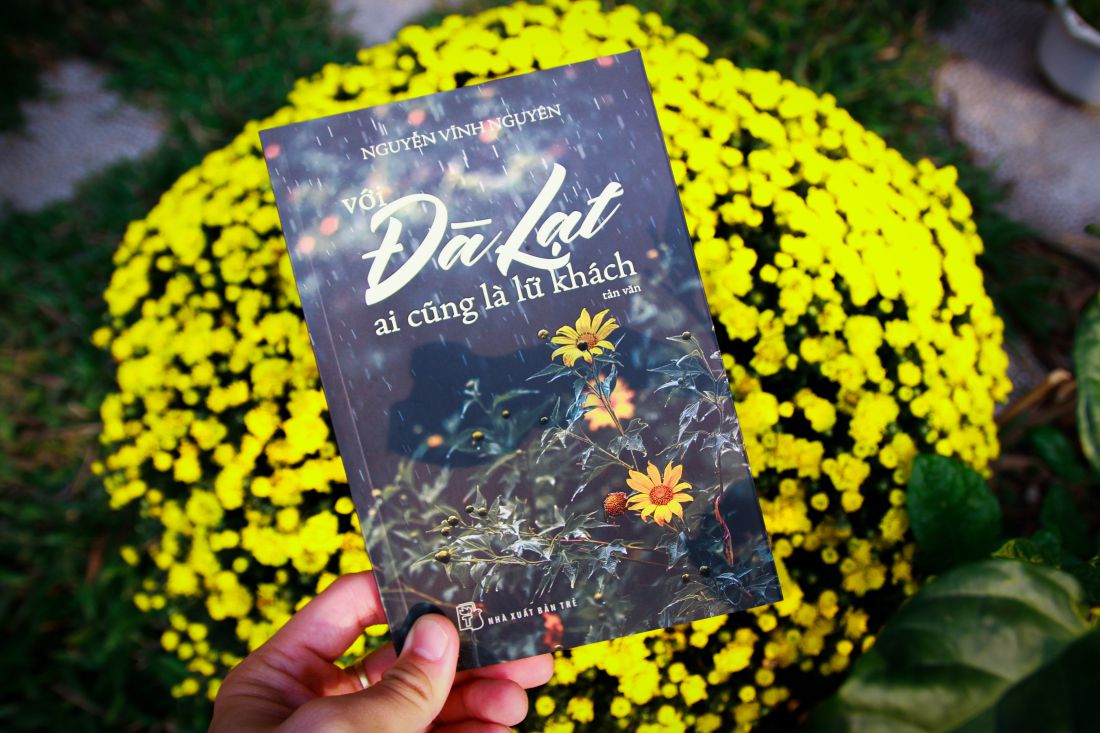 Book "With Dalat, everyone is a traveler". Photo: Publishing House