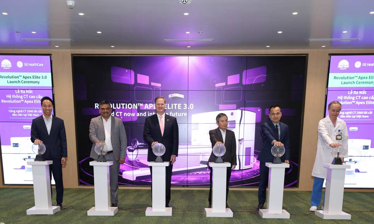 GE HealthCare và Bệnh viện Đa khoa Hồng Ngọc hợp tác triển khai hệ thống CT cao cấp Revolution Apex Elite 3.0 với công nghệ 2560 lát cắt tái tạo đầu tiên tại Việt Nam. Ảnh: T&H