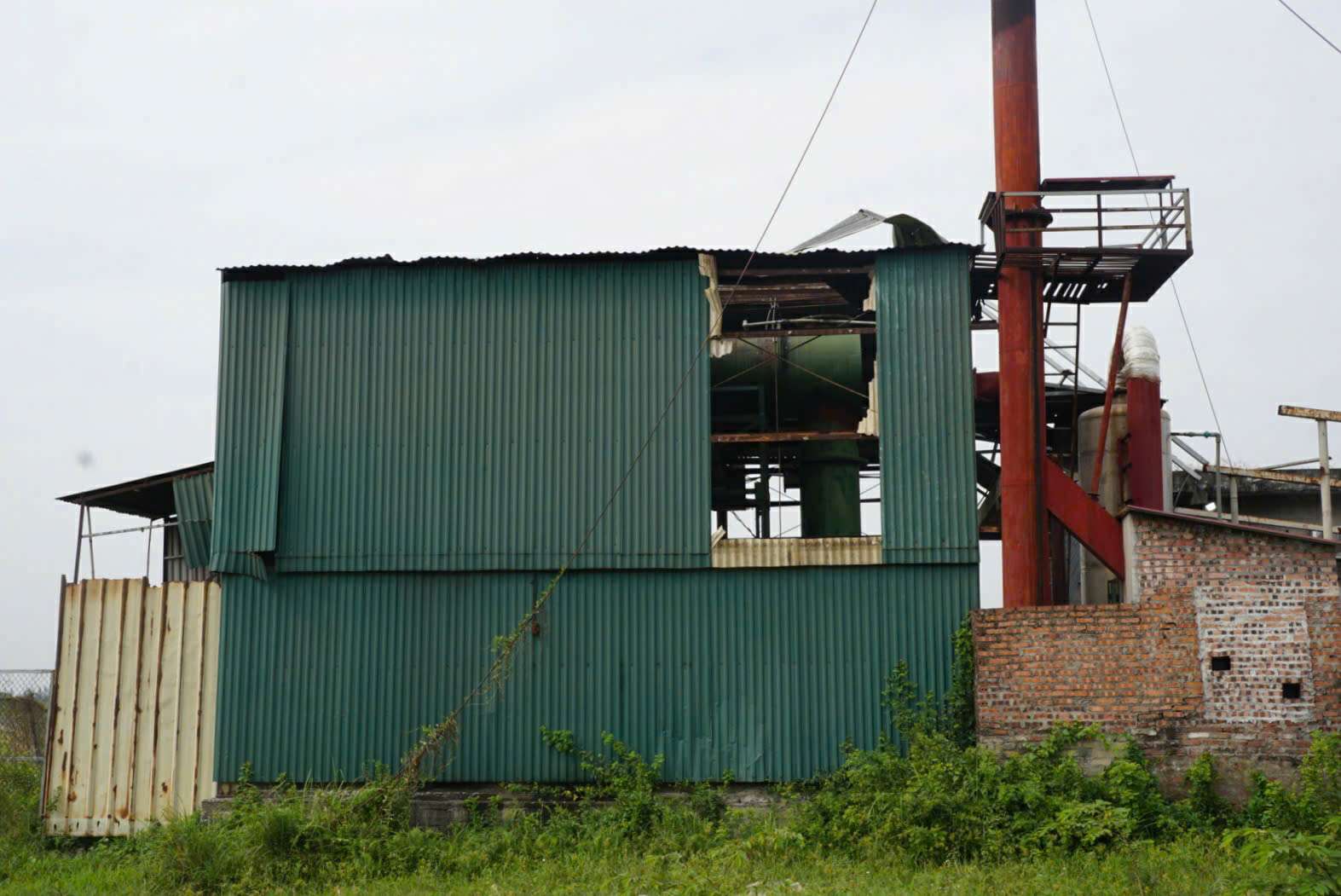 Nhà máy rác bỏ hoang 15 năm tại Hải Dương. Ảnh: Công Hòa