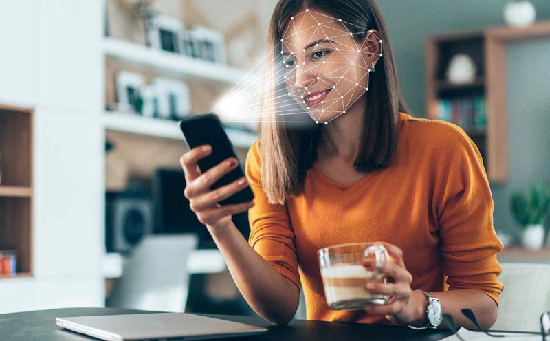 Note to set up biometric authentication for year-end payments. Photo: TB.