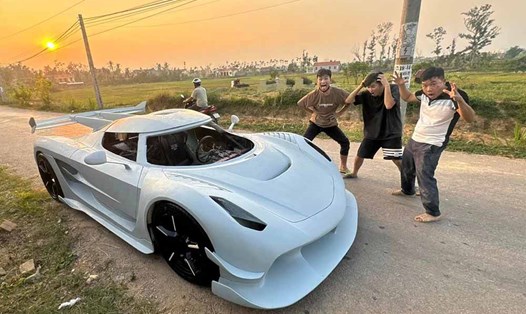 Cận cảnh siêu xe Koenigsegg Jesko tự chế ở Quảng Ninh. Ảnh: Nhết TV