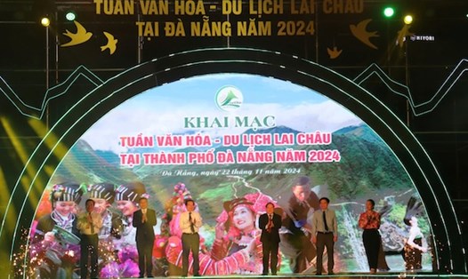Tuần Văn hóa - du lịch Lai Châu tại thành phố Đà Nẵng năm 2024 chính thức được khai mạc tối 22.11. Ảnh: Nguyễn Linh