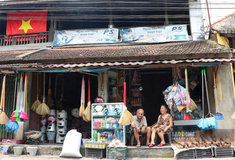 Ngoi nha ruong so 77B cua ba Lien, duoc xay dung tu nam 1914. Day la mot trong nhung ngoi nha ruong co loai 1, nam trong De an “Chinh sach ho tro bao ve va phat huy gia tri nha ruong co Bao Vinh, phuong Huong Vinh, TP Hue” da duoc UBND tinh Thua Thien Hue phe duyet.