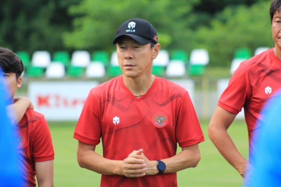 Huan luyen vien Shin Tae-yong tinh toan nhan su ky luong. Anh: PSSI