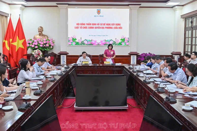 The Ministry of Justice held a meeting to finalize regulations on decentralization and delegation of power. Photo: Ministry of Justice