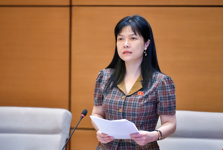 Deputy Head of the Delegation Affairs Committee Ta Thi Yen said that many inventions that seem like science fiction can become reality. Photo: Pham Dong