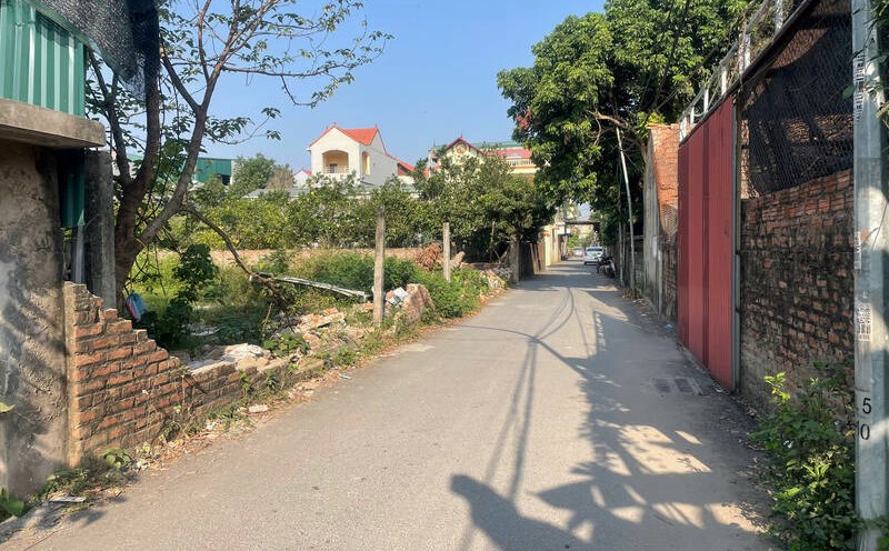Land plots along the Ring Road 4 project (Hanoi) are being pushed up in price. Photo: Le Tam