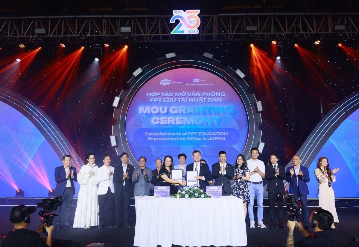 Ceremony to announce the cooperation to open FPT's education representative office in Japan. Photo: FPT