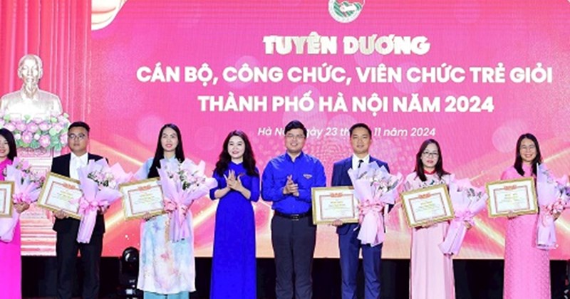 Tuyên Dương 24 Cán Bộ Công Chức, Viên Chức Trẻ Xuất Sắc Của Thành Đoàn Hà Nội