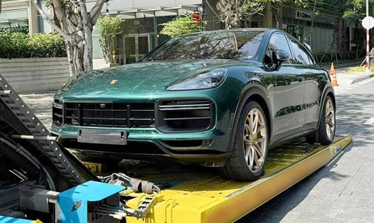 Chiếc Porsche Cayenne Turbo GT hiếm có tại Việt Nam được bán lại giá 12,8 tỉ. Ảnh: Việt Anh