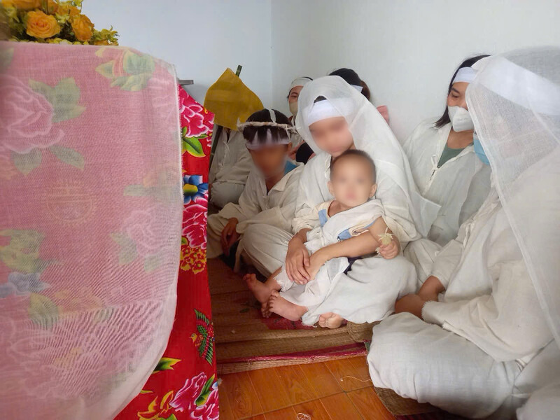 Female worker died in accident, leaving behind 3 helpless children. Photo: Anh Tam