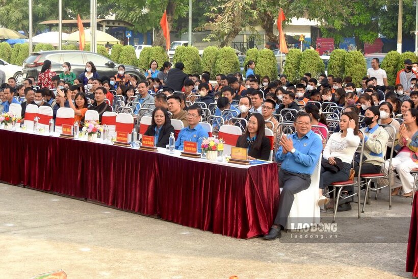 Ngày hội lái xe an toàn 2024 là một hoạt động thiết thực, được nhiều công nhân lao động ủng hộ. Qua ngày hội, chúng tôi tuyên truyền cho đội ngũ đoàn viên, người lao động nâng cao hiểu biết về luật giao thông đường bộ, kỹ năng lái xe an toàn. Qua đó, góp phần nâng cao ý thức khi tham gia giao thông, xây dựng Phú Thọ an toàn, thân thiện. Ảnh: Tô Công.