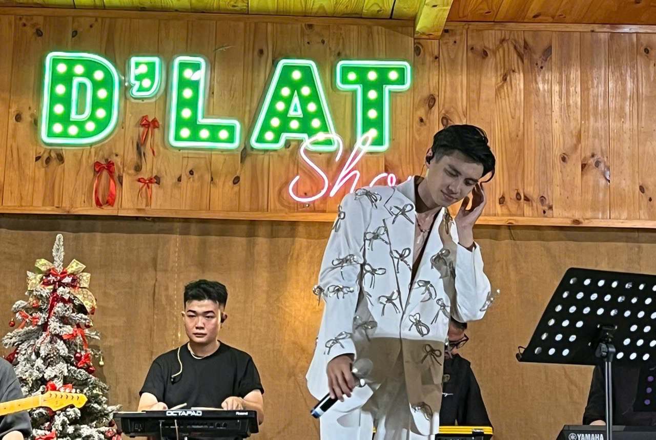 Singer Hieu Minh. Photo: DiPy.