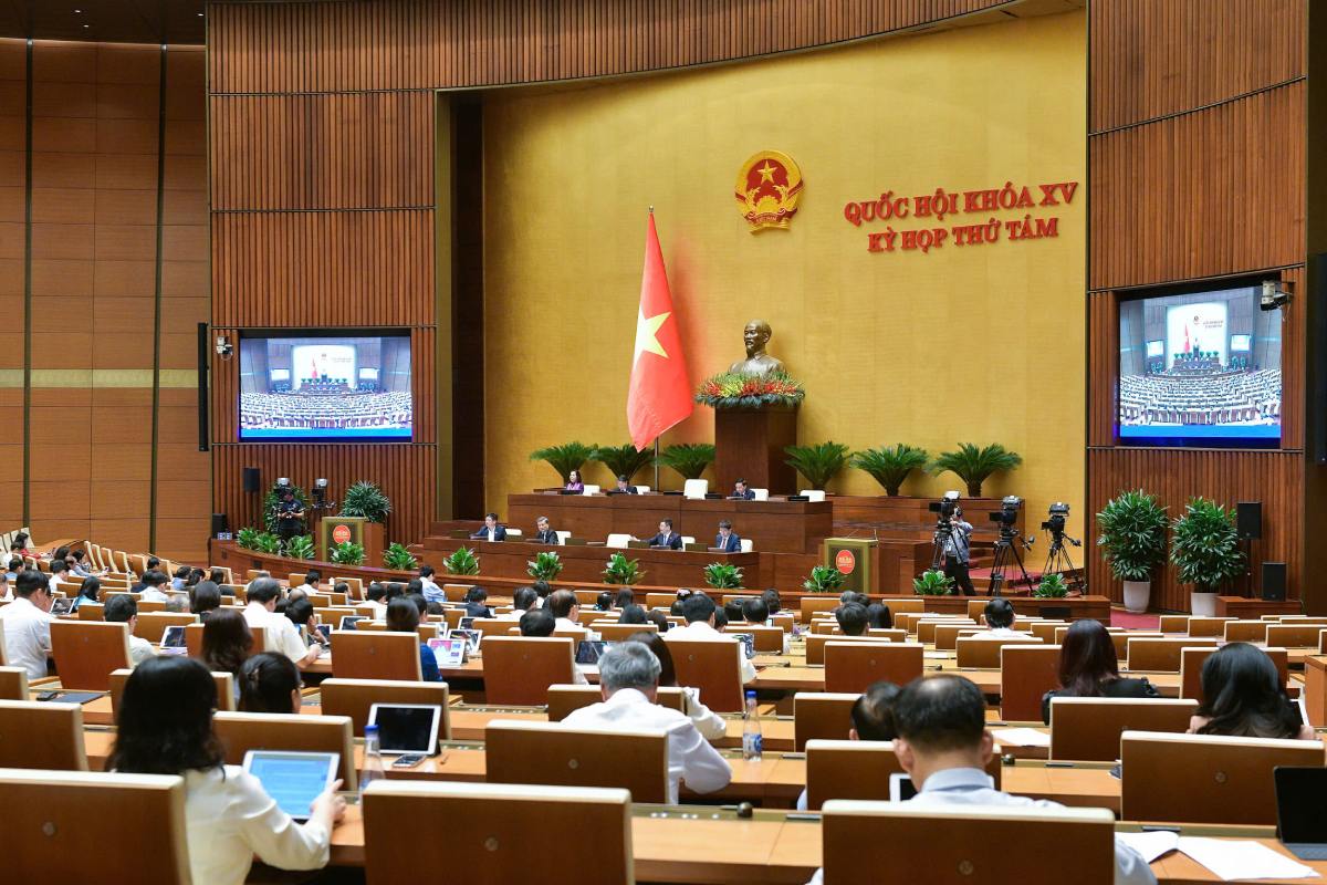 The National Assembly will discuss in the hall the draft Law amending and supplementing a number of articles of the Law on Advertising. Photo: Pham Thang
