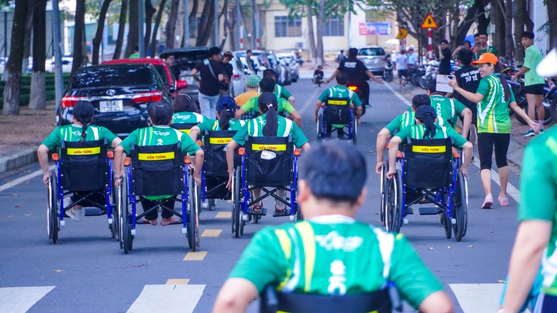 Tham gia su kien cac van dong vien khuyet tat: 500m (dung xe lan) va 2km; VDV tu do: 2km, 5km va 10km tham gia kien tao “mot hanh trinh dep” cung nhau ket noi, thau hieu va dong hanh. Nguoi khuyet tat co co hoi tiep tuc duoc trai nghiem, cam nhan su chia se va quan tam tu cong dong. 