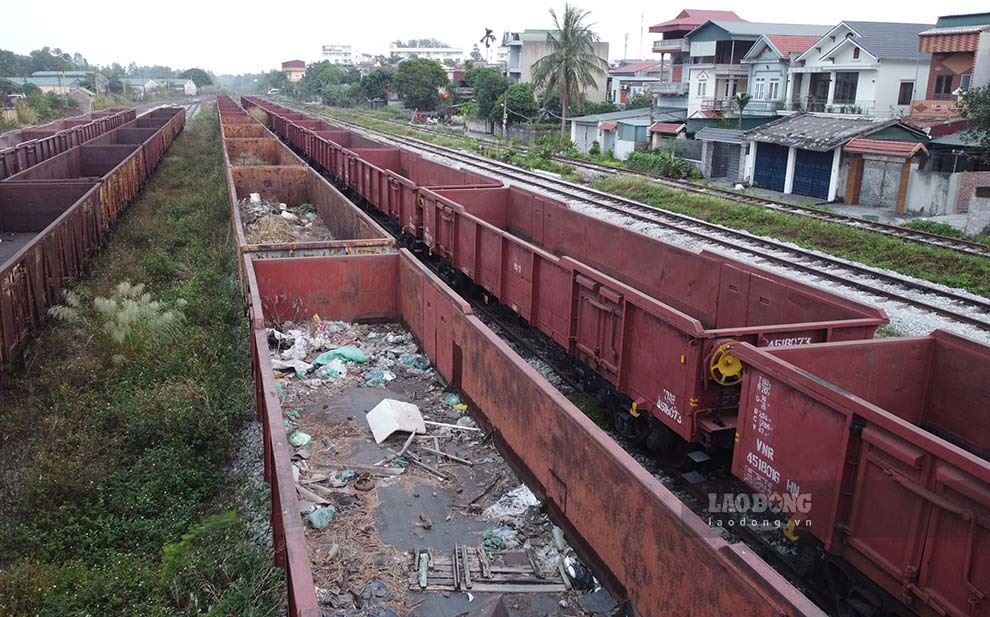 Many problems and violations occurred when equitizing Vietnam Railway Corporation. Illustration photo: Doan Hung