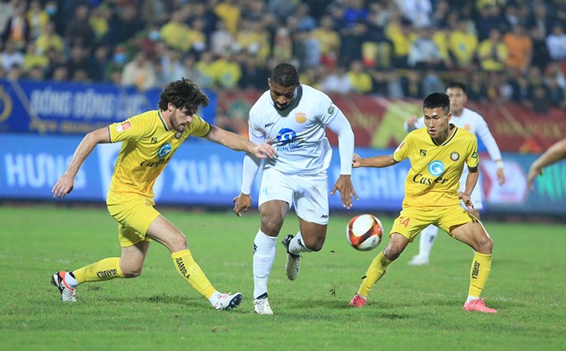 V.League and First Division clubs receive financial support from VPF. Photo: NDFC