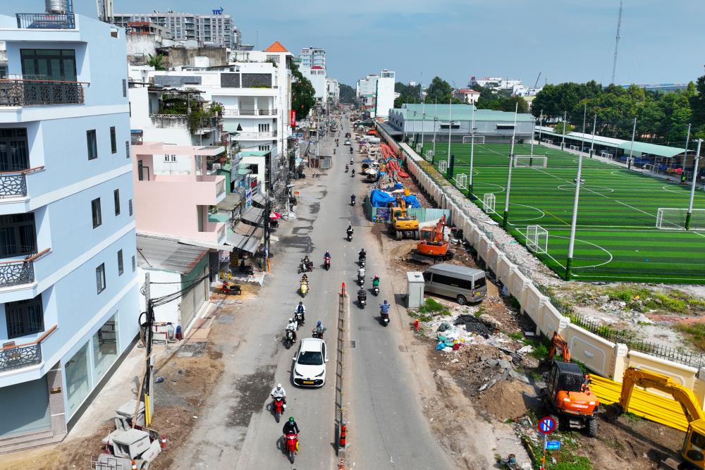 Duong Hoang Hoa Tham va duong noi Tran Quoc Hoan - Cong Hoa khi hoan thanh ngoai ket noi truc tiep vao nha ga T3 (du kien hoan thanh nam 2025), con giup pha the doc dao cua duong Truong Son ra vao san bay Tan Son Nhat, giup giam un tac cho khu vuc quan Tan Binh. Anh: Anh Tu