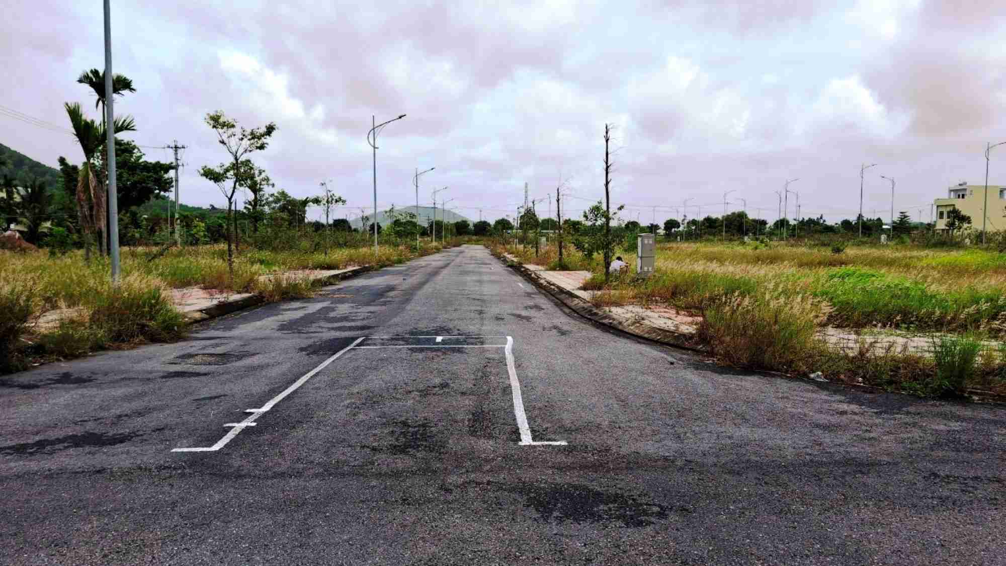 An Phat Dat Residential Area project is abandoned due to many violations. Photo: Vien Nguyen