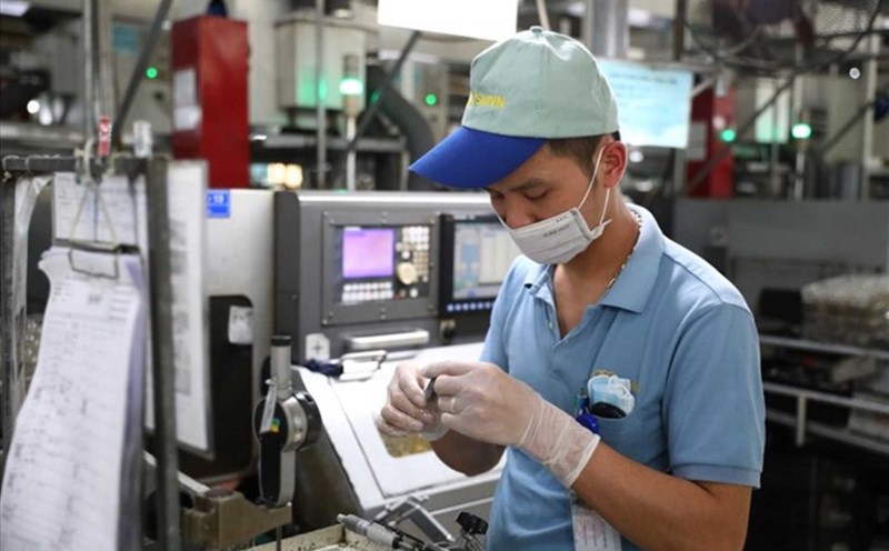 In October, the total preliminary import-export turnover of goods reached 69.19 billion USD. Photo: Cuong Ngo