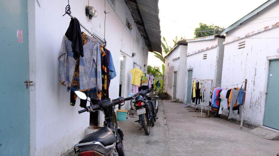 Many boarding houses have increased control over entry and exit times to prevent theft at the end of the year. Photo: My Ly