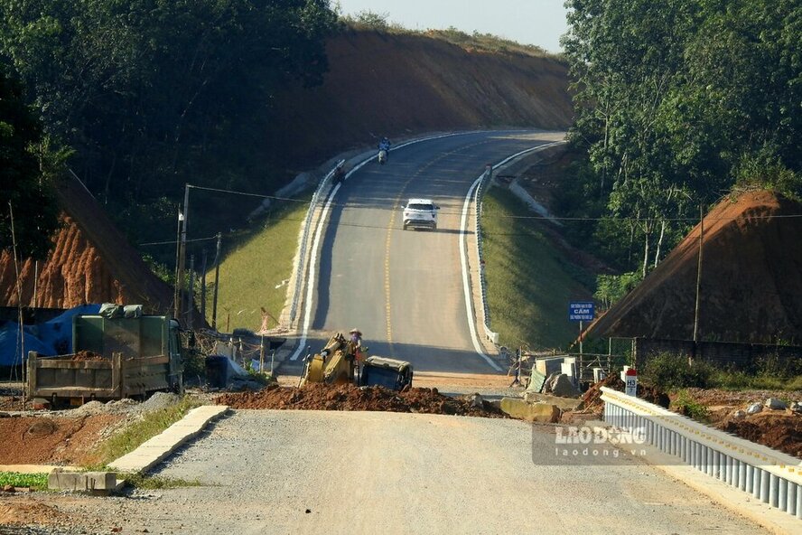 Sau khi ngoi nha cua ong Do Hai Ly duoc giai toa, hang loat truong hop vuong mac khac duoc thao go. Anh: To Cong.